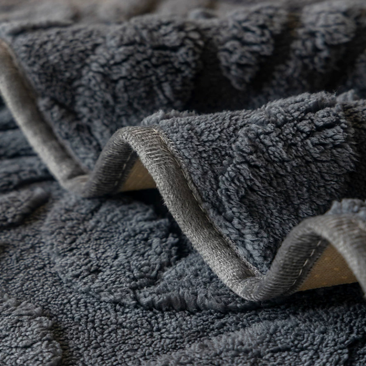 Leaf-Pattern Soft Fleece Sofa Cover | Non-Slip & Machine Washable