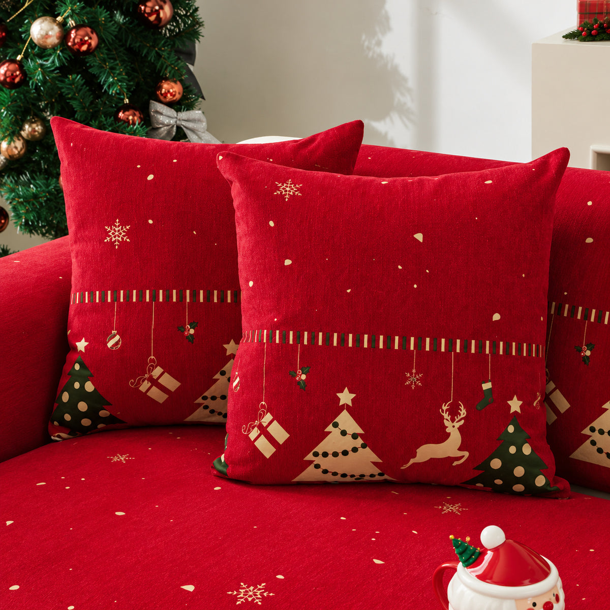 Christmas Sofa Cover | Scratch-Resistant Chenille | Non-Slip Backing