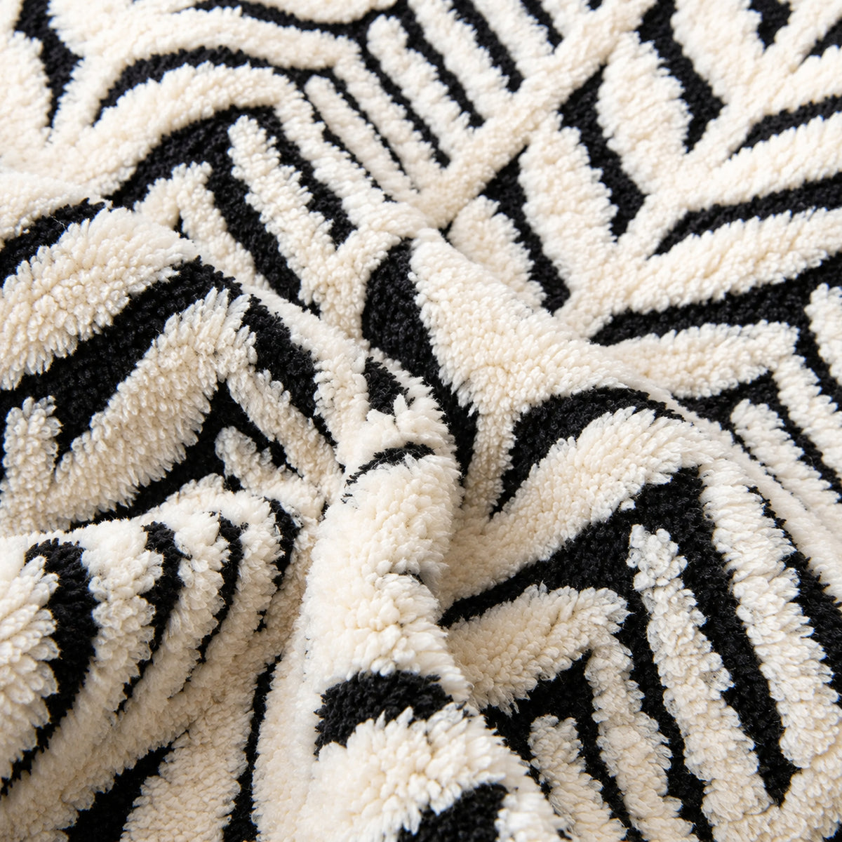 Dog Bed & Cat Bed | Flannel Sofa Mat | Machine Washable | Scratch-Resistant