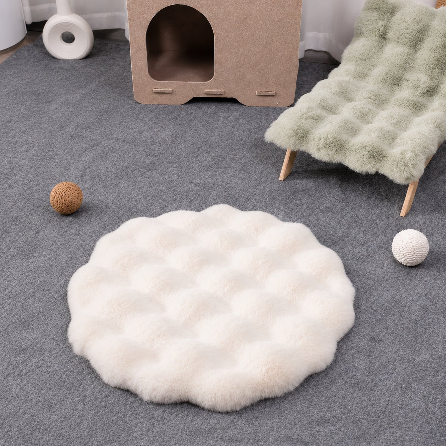 Flower Pet Mat | Thick Plush Round Bed | Washable Anti-Slip Cushion for Cats & Dogs