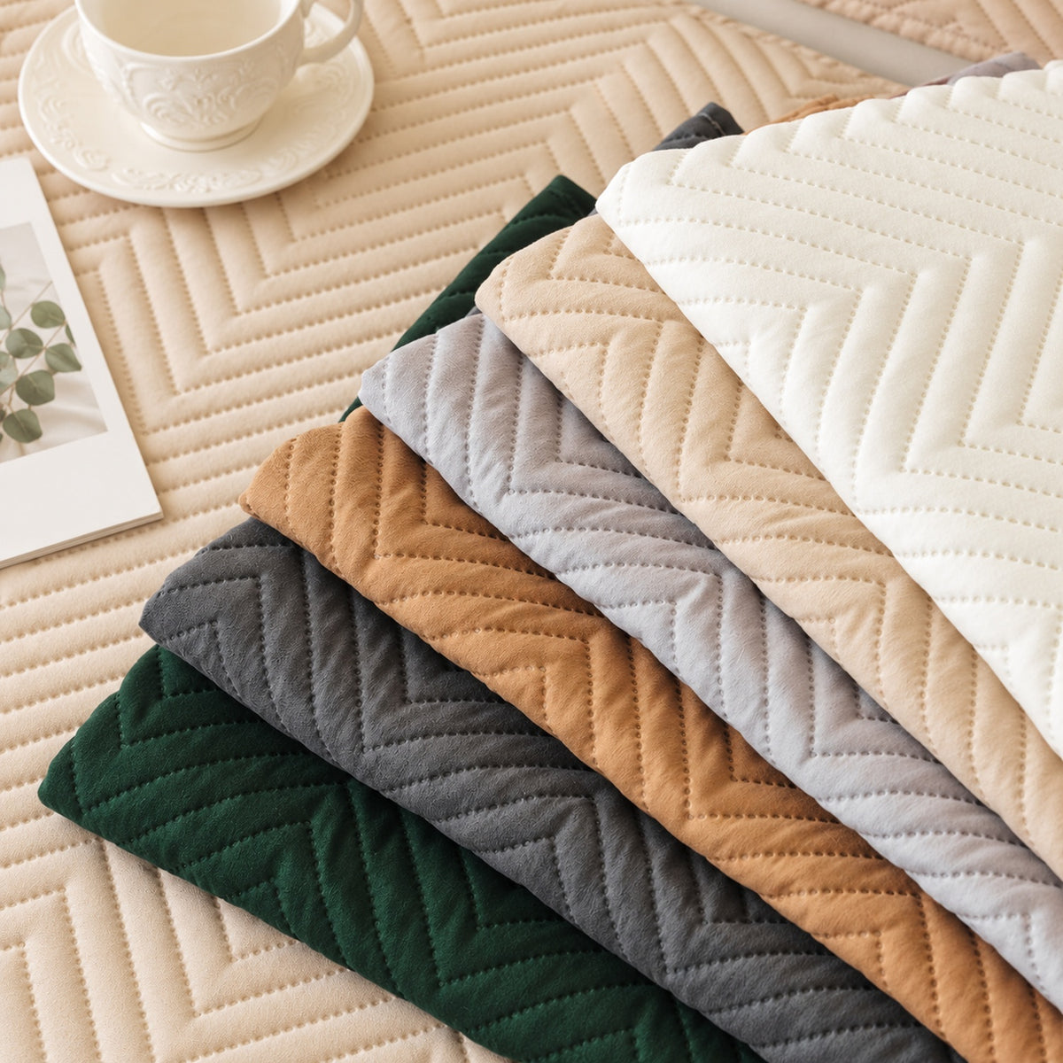 Waterproof Sofa Cover | Scratch-Resistant & Non-Slip | Herringbone Quilting