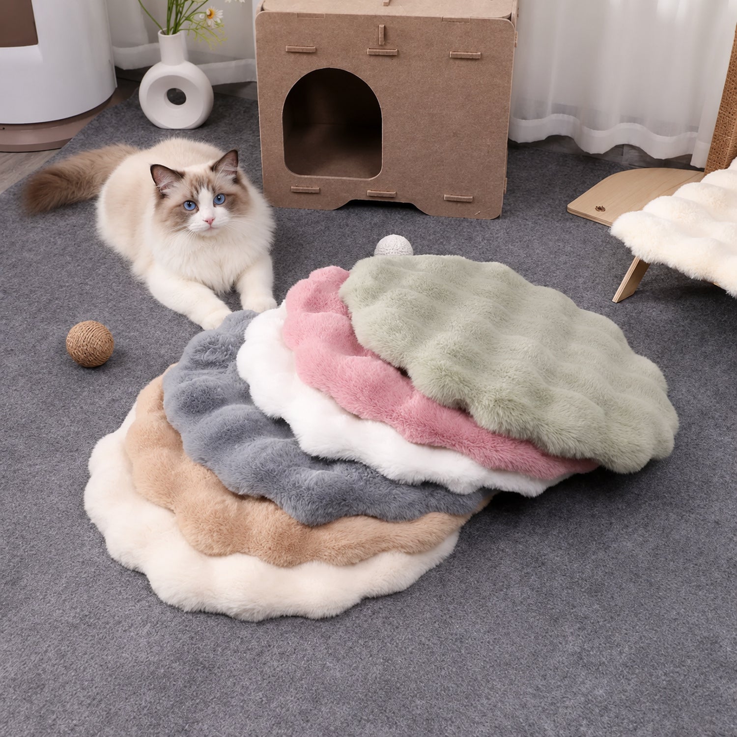 Flower Pet Mat | Thick Plush Round Bed | Washable Anti-Slip Cushion for Cats & Dogs