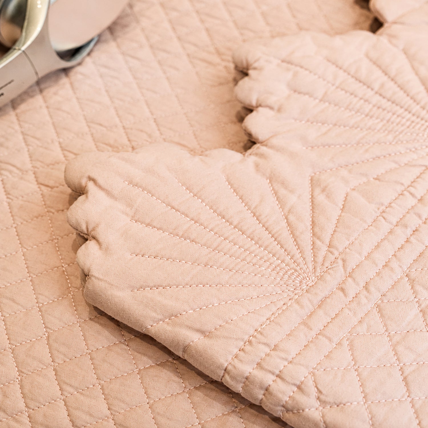 Leaf Edge Cotton Sofa Cover | Non-Slip Machine-Washable