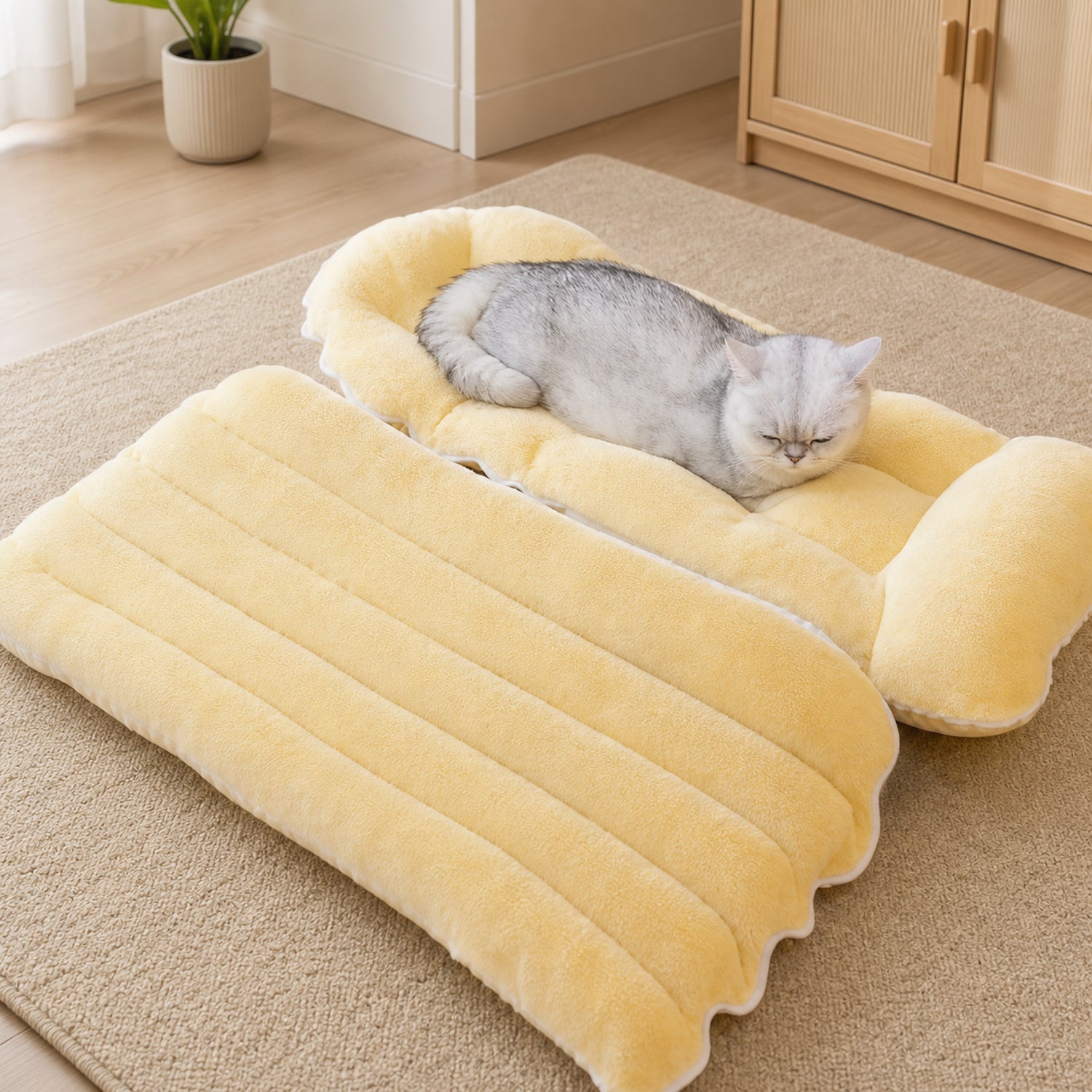 Cosy Gingham Cat Bed | Warm Washable Enclosed Pod with Removable Top